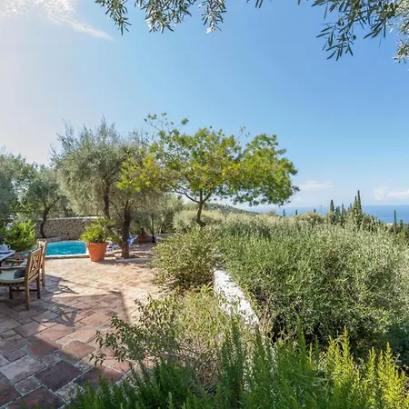 Villa Agios Nikitas Villas