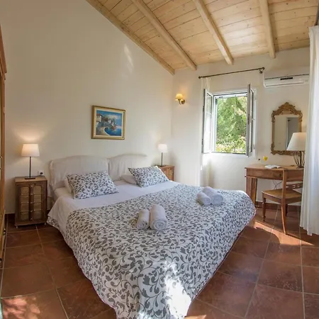 Villa Agios Nikitas Villas