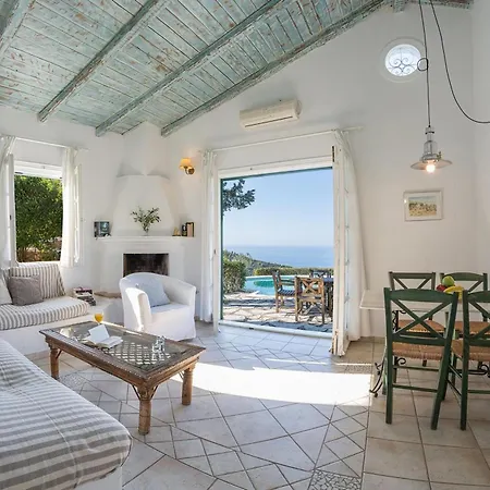 Agios Nikitas Villas アパート *