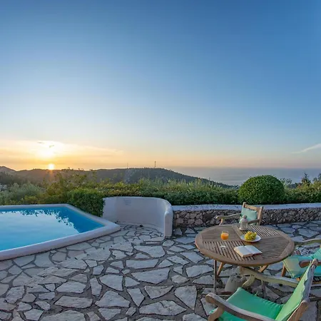 Villa Agios Nikitas Villas *