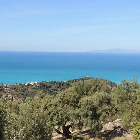 Agios Nikitas Villas *