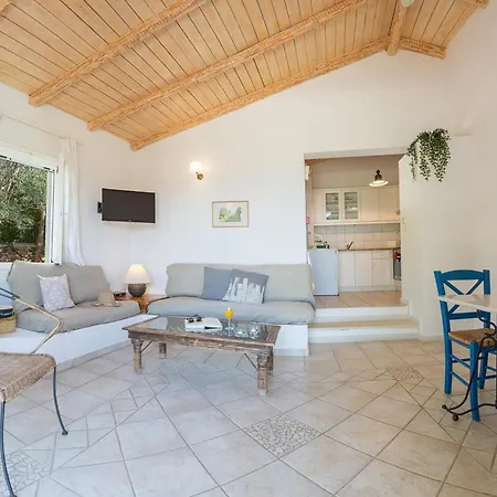 Agios Nikitas Villas アパート