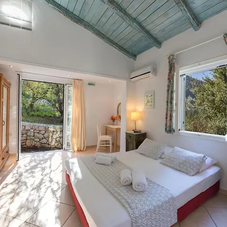 Agios Nikitas Villas Βίλα *